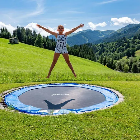 Beim Rohrer Kirchberg in Tirol